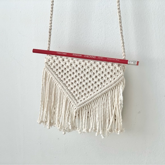 Handbags - vintage 60s - 70s knotted fringe macramé mini purse